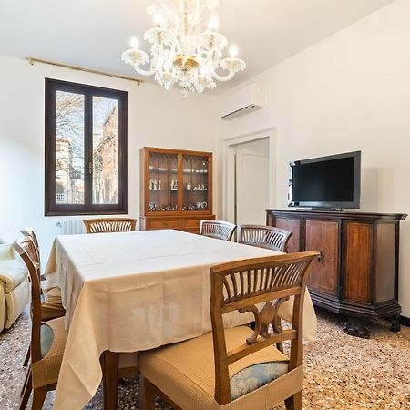 Del Remer Apartment - 5Mins From San Marco Sq Venesia Bagian luar foto